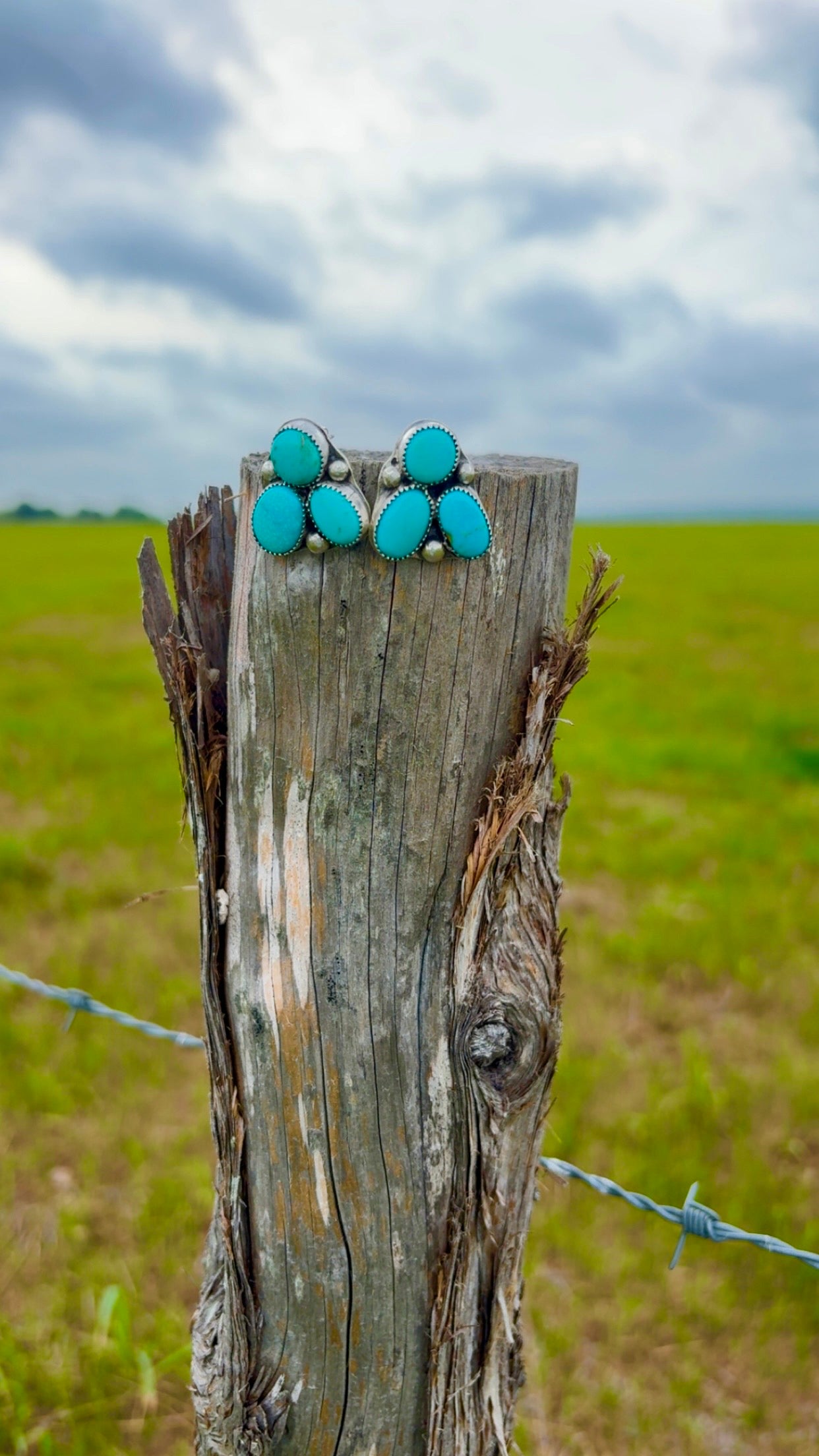 Light blue cluster studs
