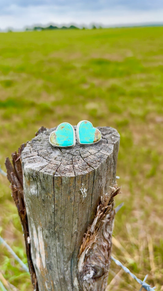 Medium heart studs