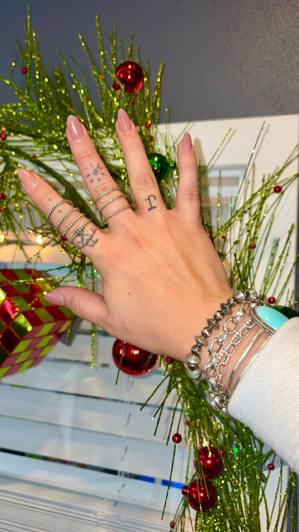 Bead wire stacker rings