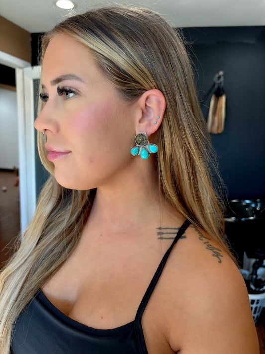 Wild horse three stone studs